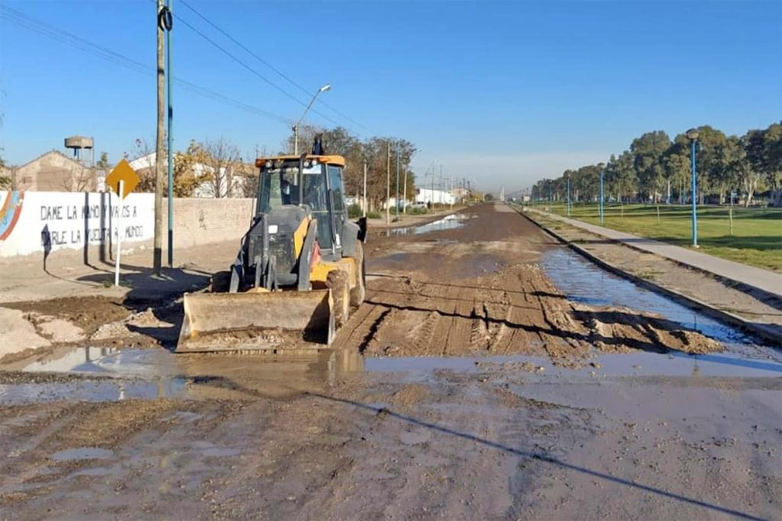 Repararon importante pérdida de agua sobre calle 25 de Mayo | La Super ...
