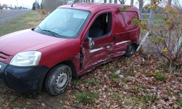 Un móvil policial y una camioneta chocaron en Ruta 22 y Damas Patricias Un móvil policial y una camioneta chocaron en Ruta 22 y Damas Patricias